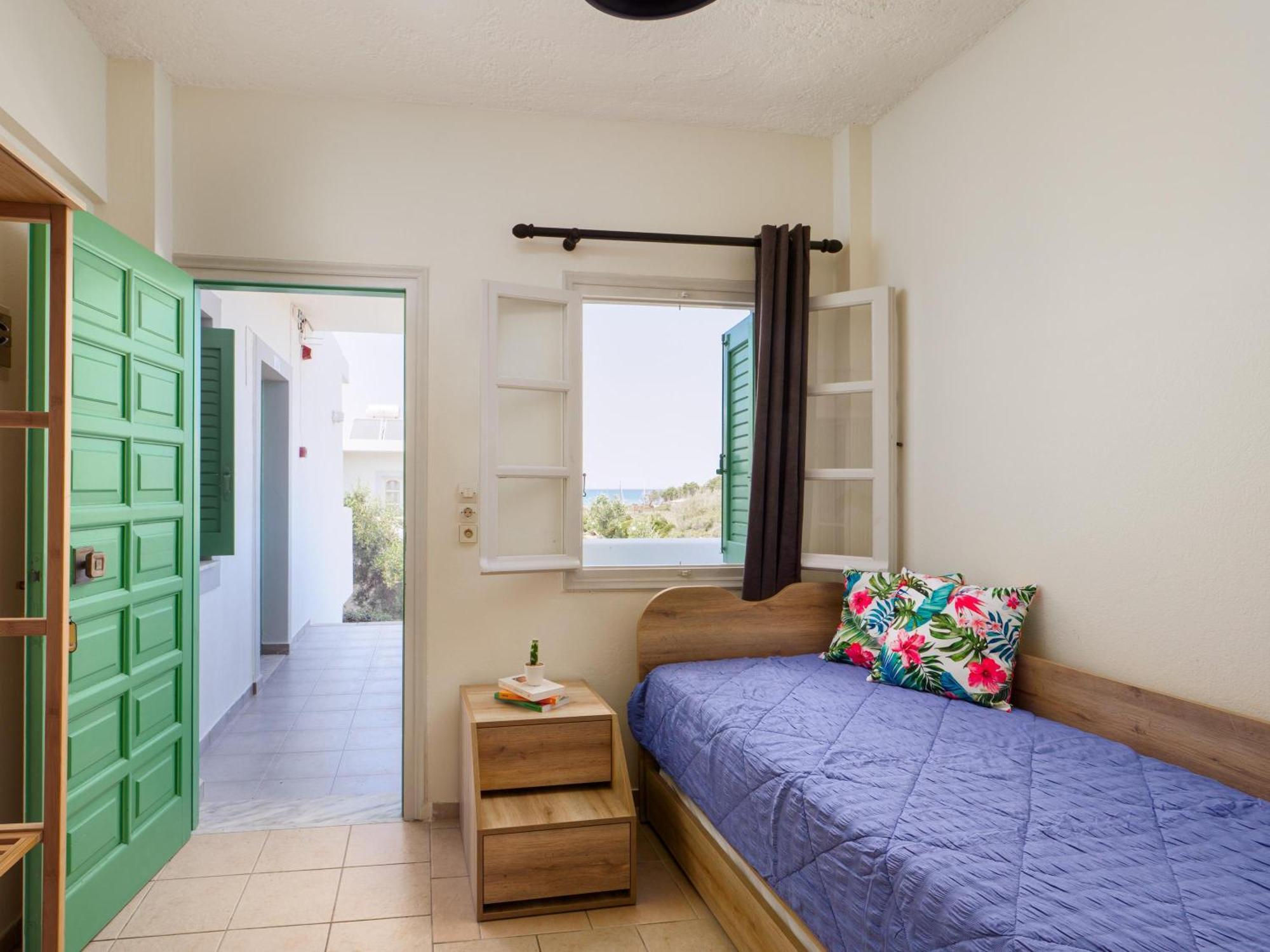 Divina Seaside Apartments By Estia Gouves Buitenkant foto