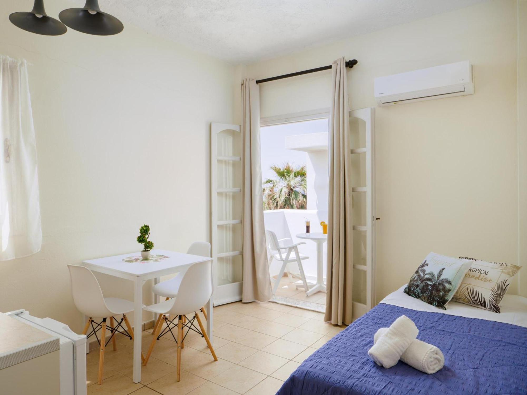 Divina Seaside Apartments By Estia Gouves Buitenkant foto