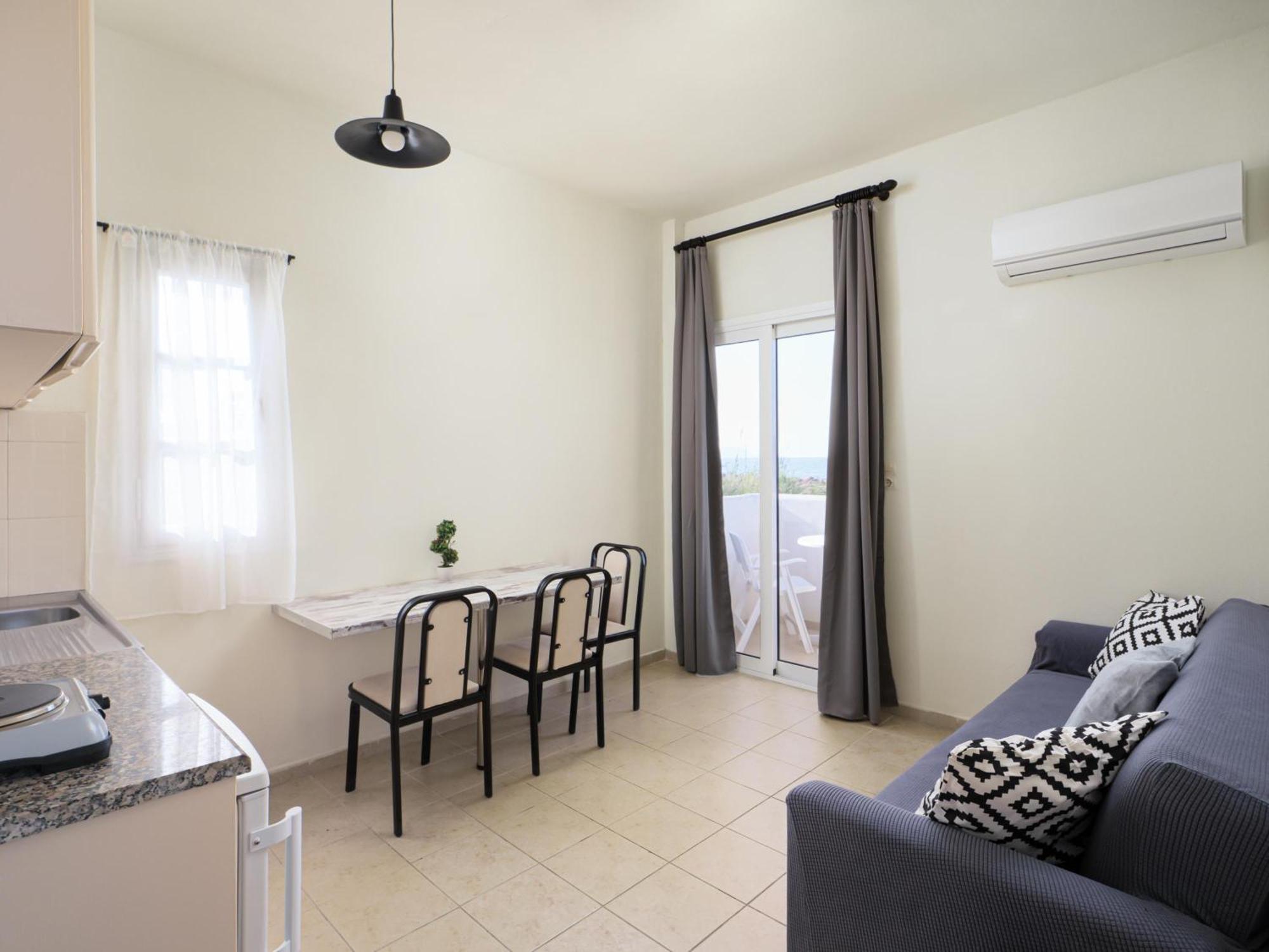 Divina Seaside Apartments By Estia Gouves Buitenkant foto
